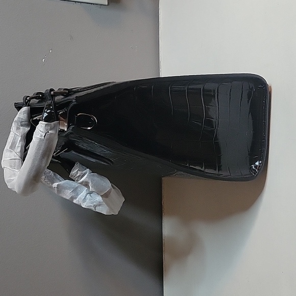 Black Leather Crocodile Purse  with Silver Hardware NWT - Picture 3 of 10